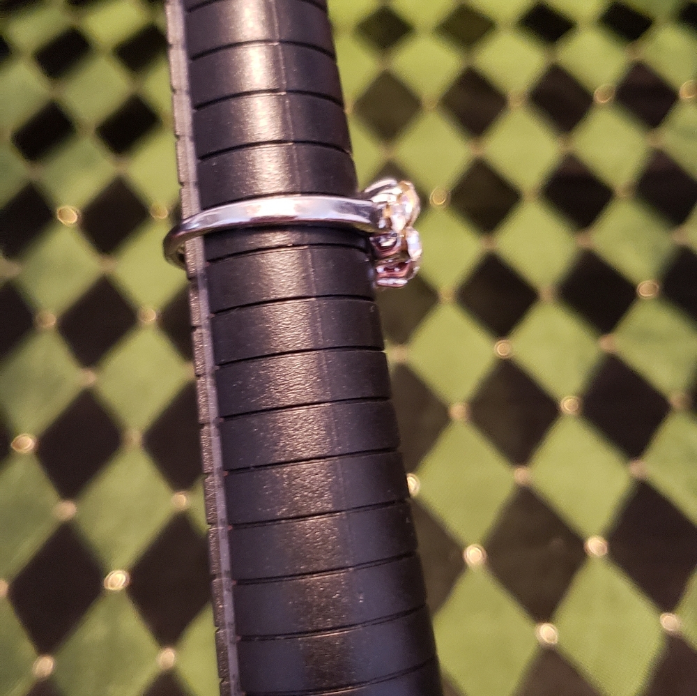 Sparkly ring - Picture 3 of 5